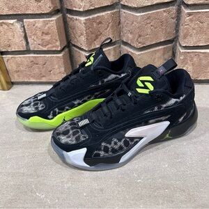 Nike Jordan Luka 2  DZ3498-017 black green women’s size 7 or kids 5.5Y